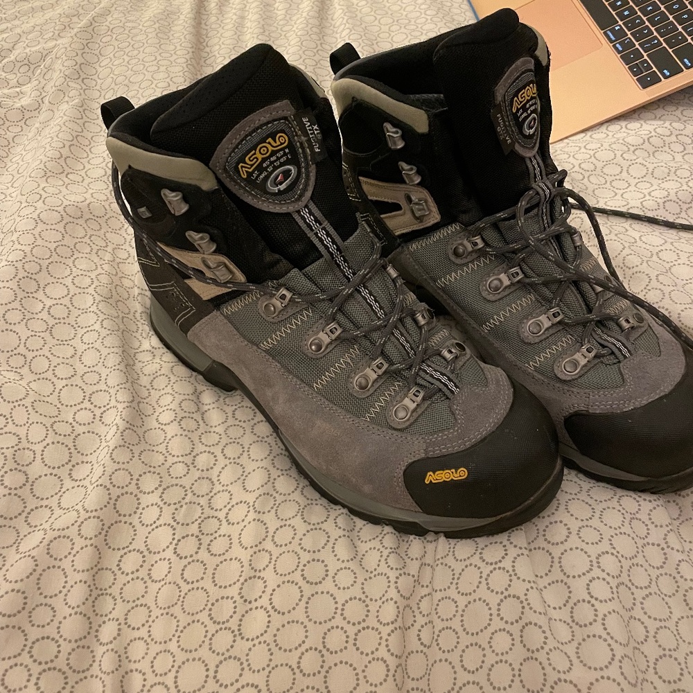 Hardly used ASOLO Fugitive GTX boots